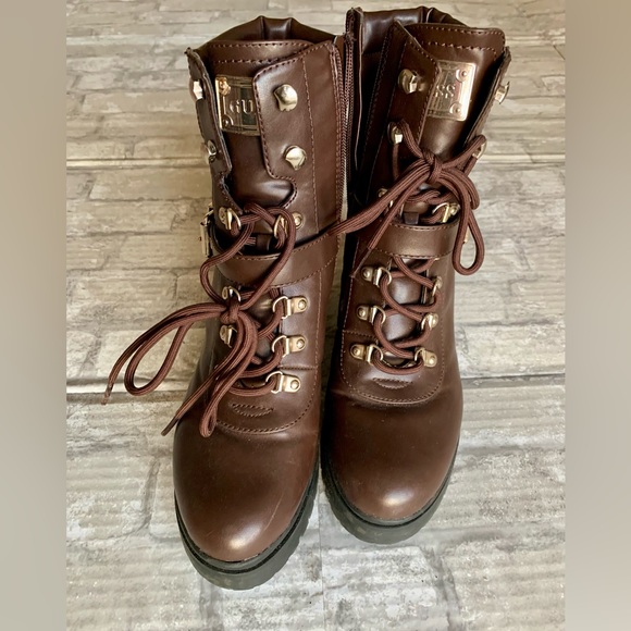 GUESS: WOMEN’S CANALY COMBAT BOOTS - Picture 10 of 12